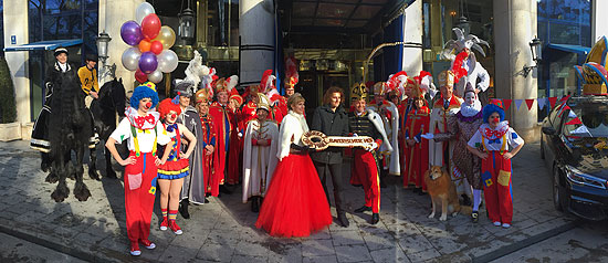 Einzug des Narrhalla Prinzenpaares in das Hotel Bayerischer Hof (Foto: Martin Schmitz)